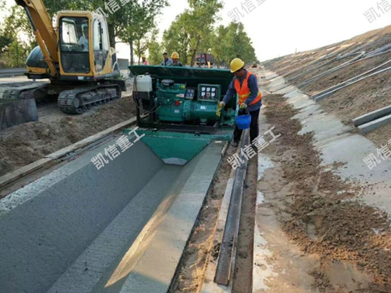 小型矩形排水溝成型機